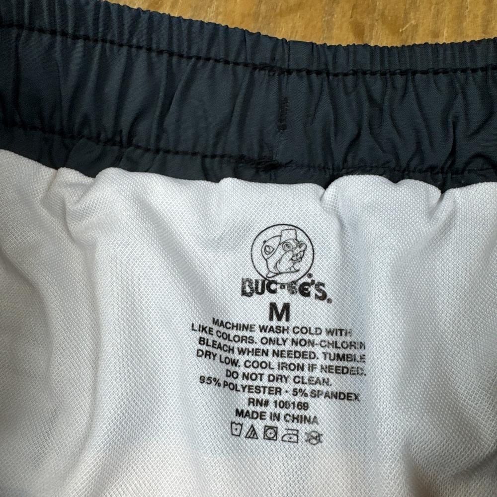 Buc-ees Swim Shorts Mens Medium 7" Inseam Multicolor Striped Beaver Logo Print - Picture 3 of 10